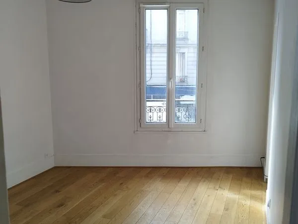 Métro Robespierre 2 pièces - 32 m2