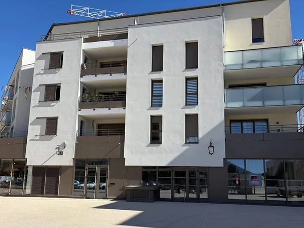 Local commercial 76 m²