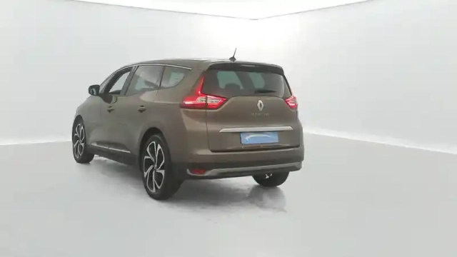 Renault Scenic grand  blue dci 120 — photo 12