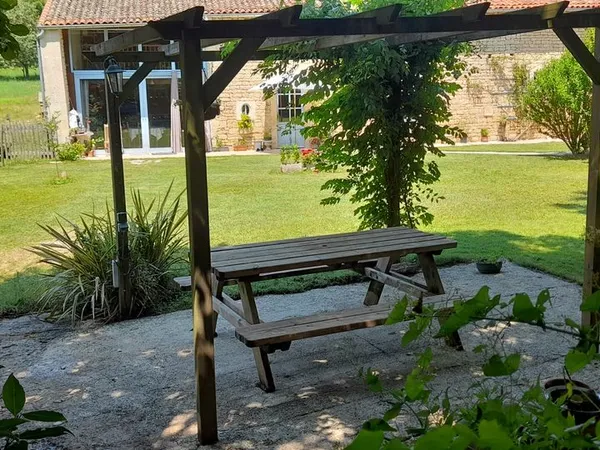 Maison meublée 3mn de Melle, 126 m², 3 chambres