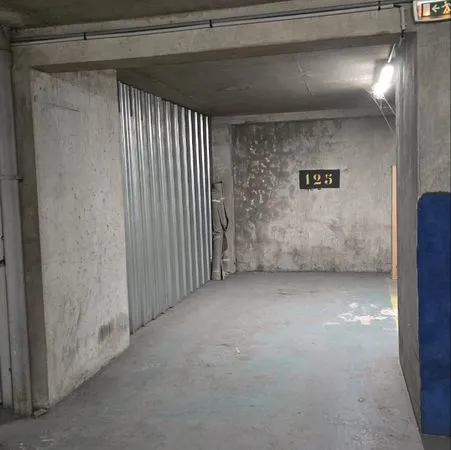 Parking rue Saussure Porte d'Asnières