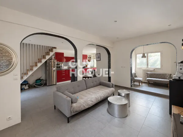 MAISON 5 PIÈCES - 107 M² - GRAND JARDIN PRIVATIF - À 5 MIN DU MÉTRO 7 !