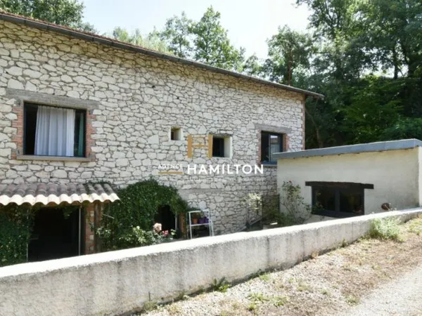 Maison et terrain 7 pièces 220 m²