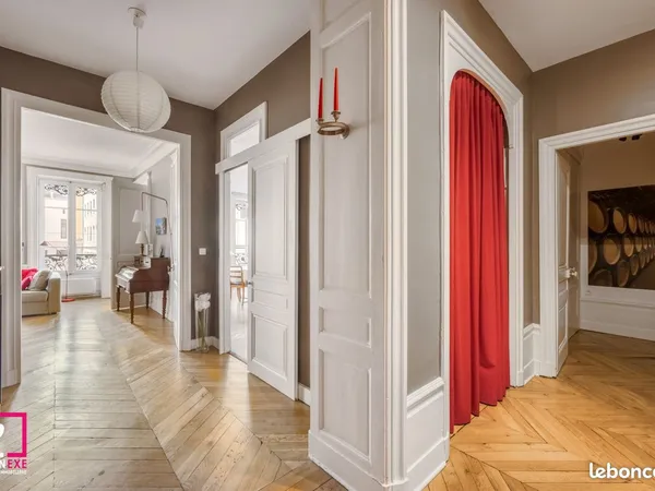 Appartement 6 pièces 170 m²