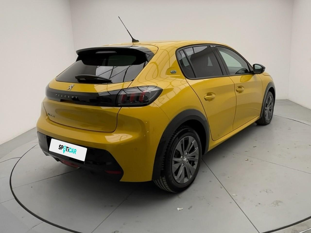 Peugeot 208 electrique 50 kwh 136ch allure — photo 5