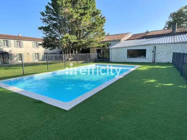 Maison 10 pièces 360 m²