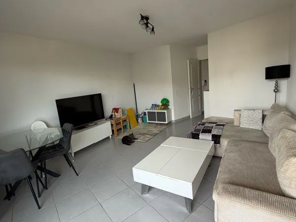 Location T3 Meyzieu