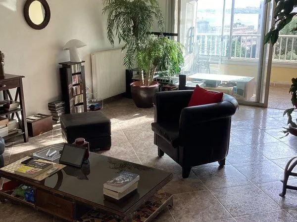 Appartement T3 petite vue mer