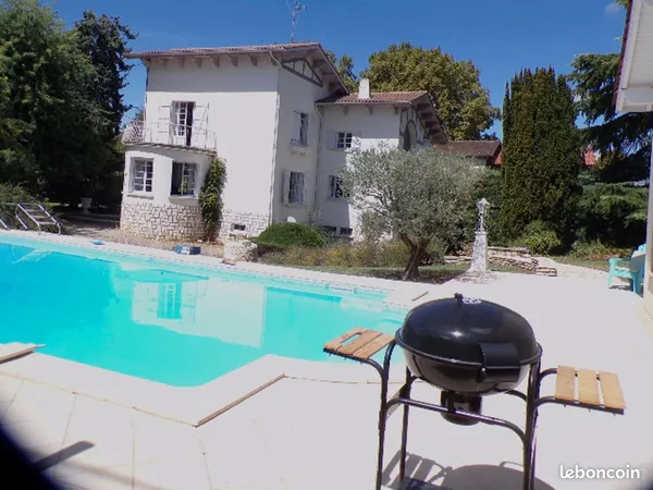 Loue terrain piscine parc pour éventuellement