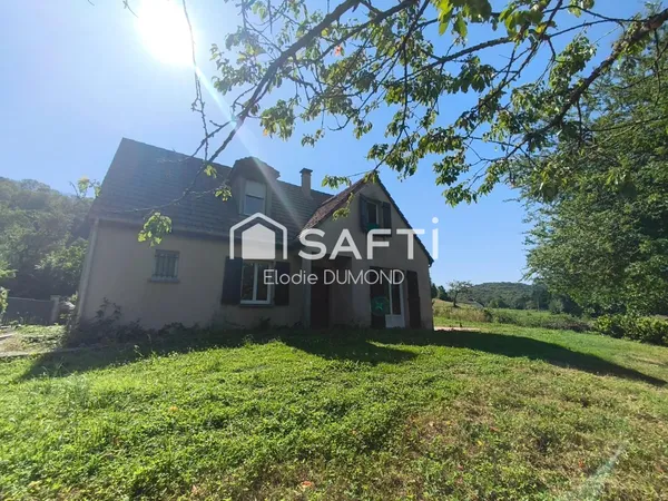 Jolie maison individuelle construite en 2005 d'une surface habitable de 108 m2 sur terrain clos de 1