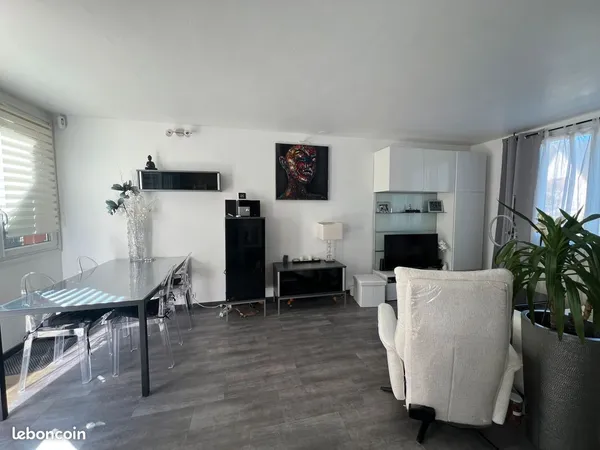 Maison avec jardin et 2 terrasses dans un quartier paisible