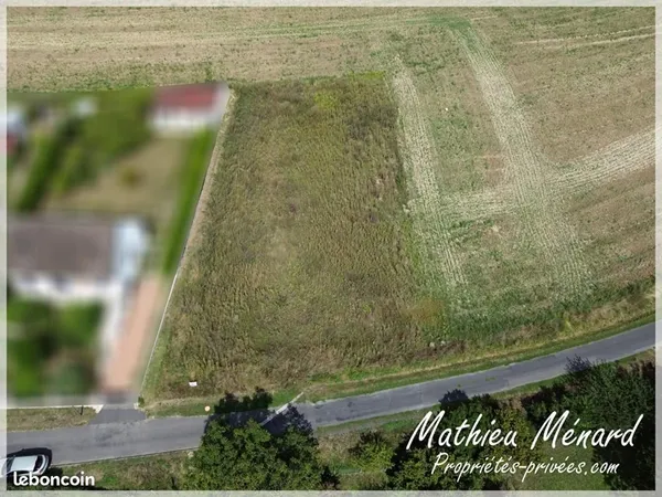 Terrain 740 m² Pommiers