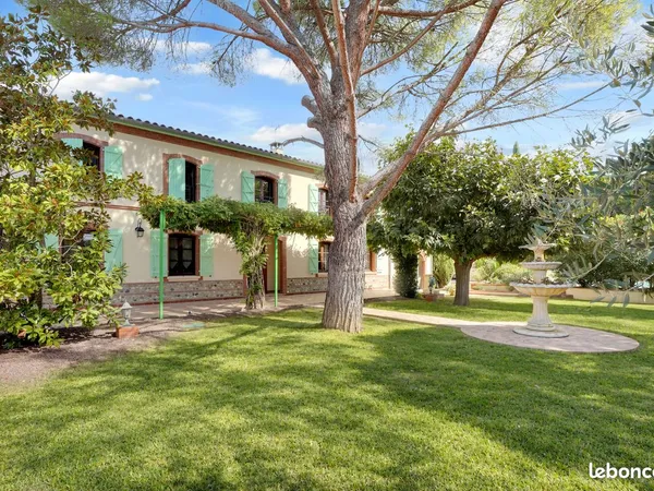 Propriété 9 pièces 281 m²