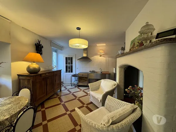 Hotel particulier sublime dans un bourg active avec jardin et d?