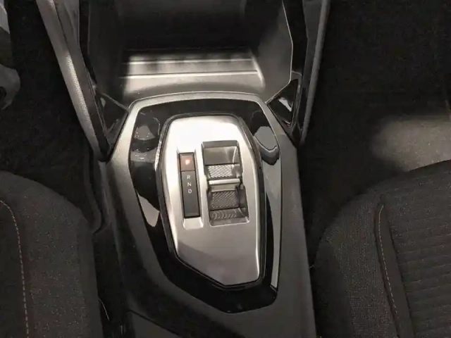 Peugeot 208 hybrid 110 e-dcs6 — photo 14