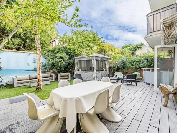 CHARENTON ECOLES - SUPERBE 3/4 PIÈCES DE 87 m2 AVEC TERRASSE ET JARDIN - cave et box - CALME ABSOLU 