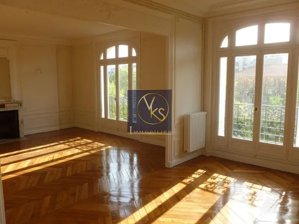 Appartement 6 pièces 166 m²