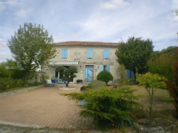 SEGONZAC A Vendre Maison en Pierre