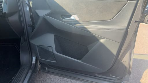 DS DS7 Crossback 1.5 BlueHDi 130 EAT8 - Performance Line Plus – 2022 – 85081 km – Diesel – Boîte Automatique — photo 33