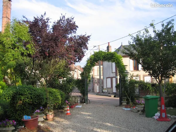 SUPERBE DUPLEX Dans Propriété Privée YONNE