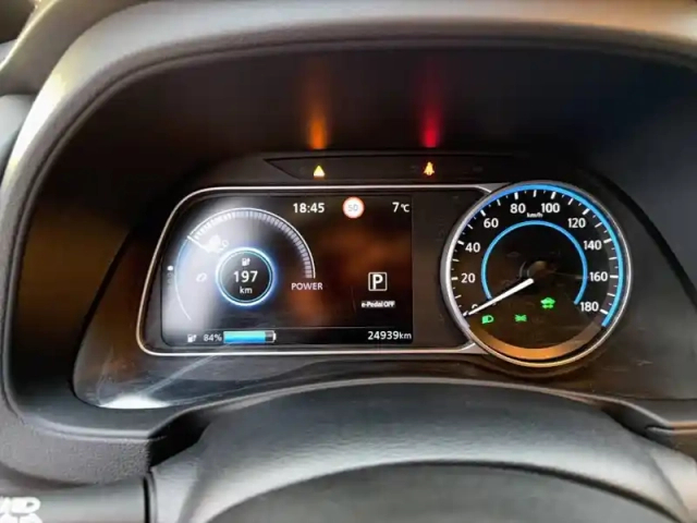 Nissan Leaf electrique 40kwh — photo 17