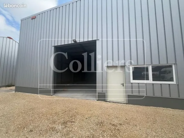 Local industriel 605 m²