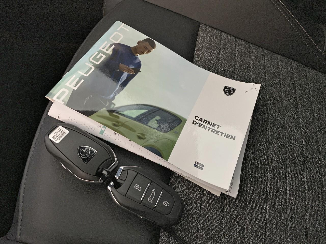 Peugeot 5008 hybrid 145 ch e-dcs6 allure — photo 18