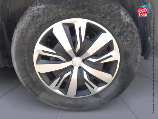 Peugeot 2008 1.2 puretech 100ch s&amp;s active pack — photo 10