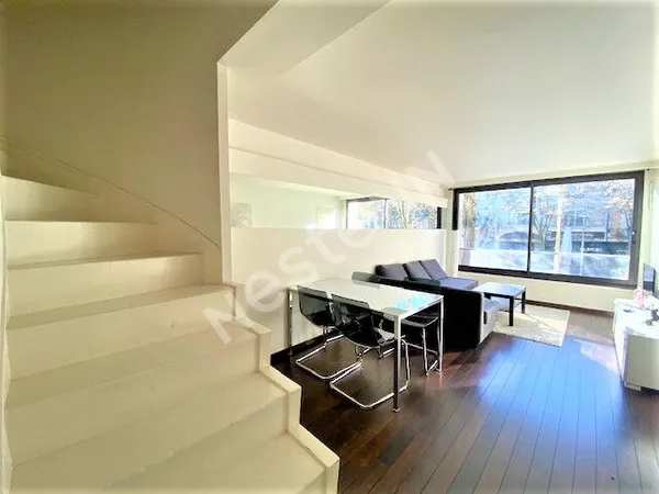 HYPER CENTRE DE REIMS - TYPE 2 EN DUPLEX MEUBLE + BOX FERME