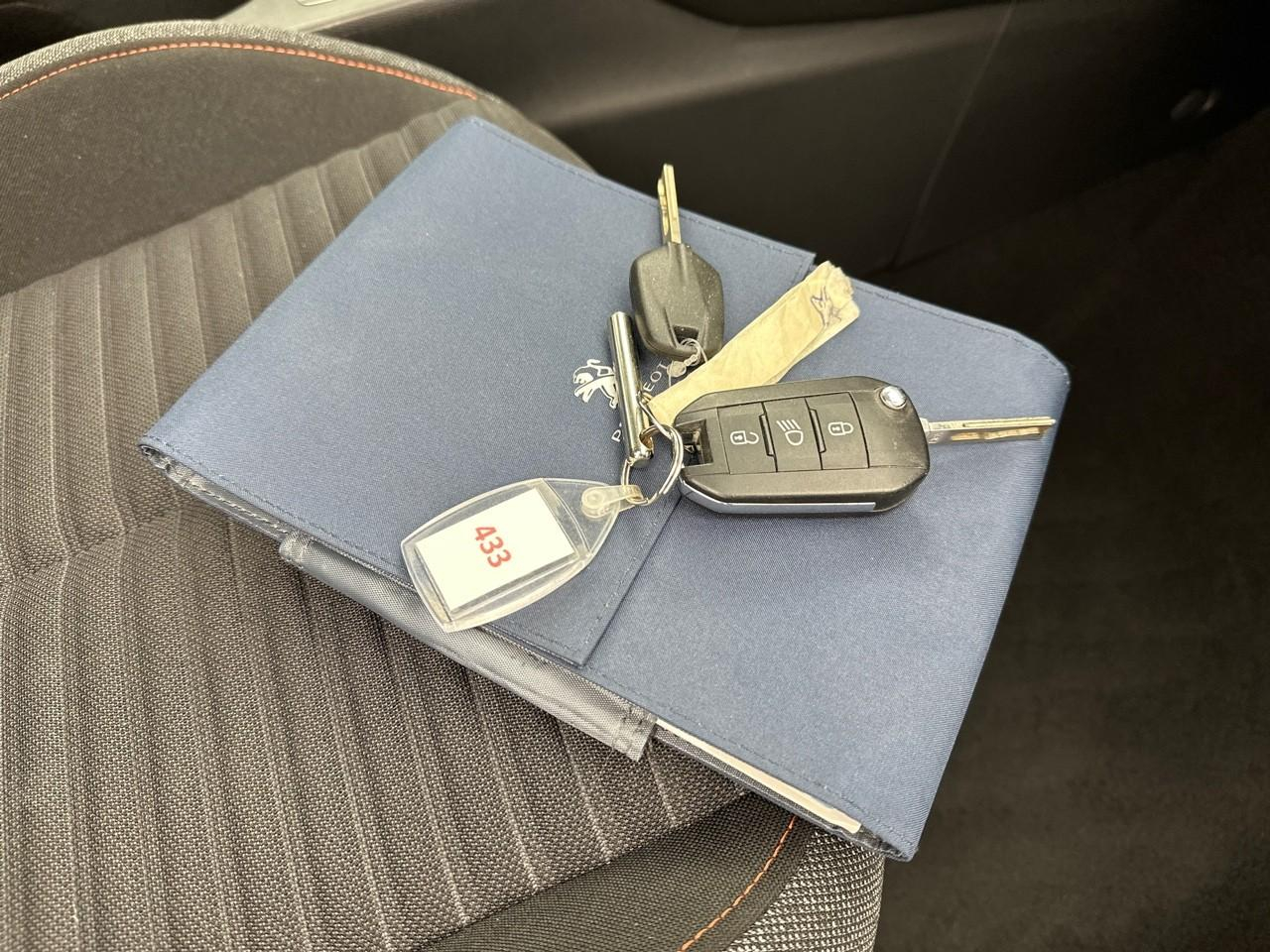 Peugeot 208 puretech 75 s&s bvm5 active — photo 31