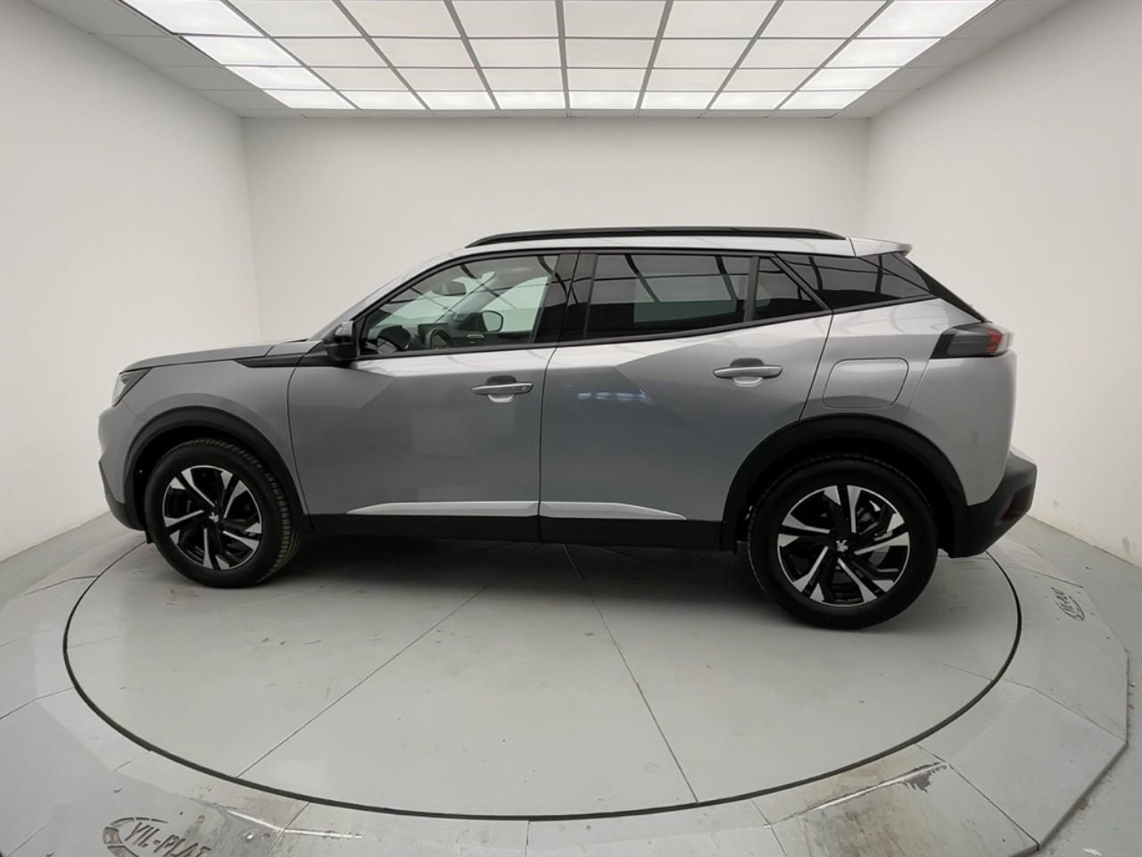Peugeot 2008 puretech 130 s&s eat8 allure — photo 2