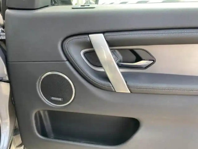 Land Rover Discovery Sport 1.5 p300e 309ch dynamic se — photo 9