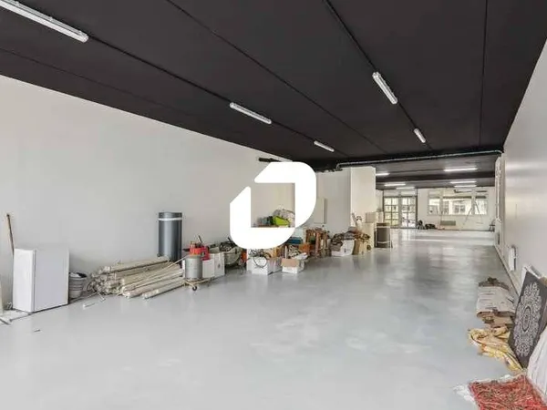Local d'activité 1255 m²