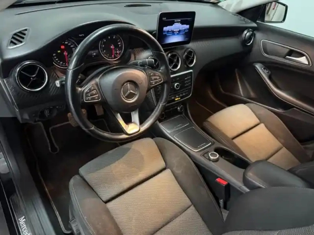 Mercedes Gla 180 intuition — photo 29
