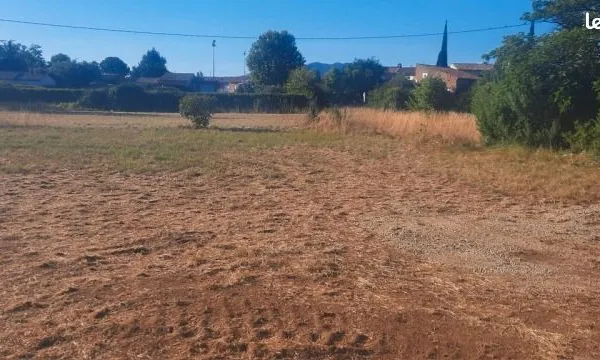 Terrain 1 200 m² Aups