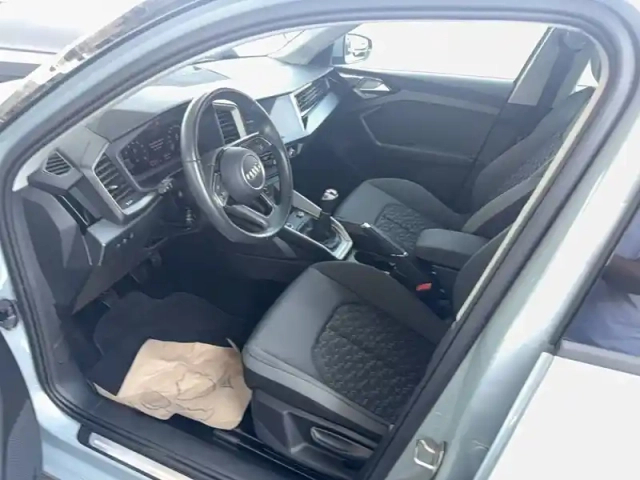 Audi A1 sportback 25 tfsi 95 ch bvm5 — photo 2