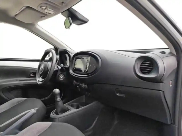Toyota Aygo x 1.0 vvt-i 72ch active business my23 — photo 9