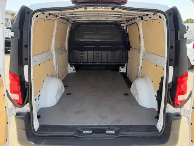 Mercedes Vito 114 cdi fourgon long bva 9g-tr — photo 7