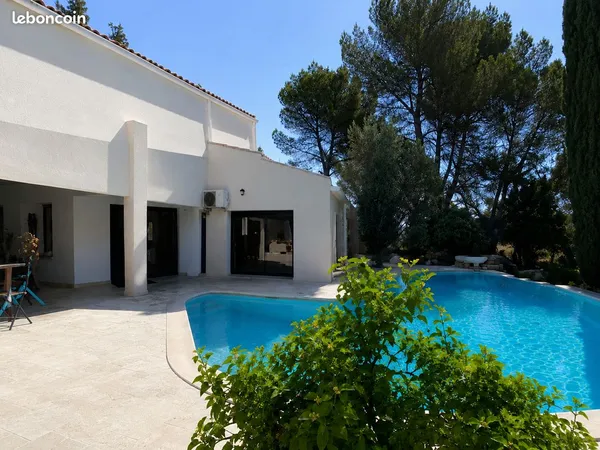 Propriété composée de 2 habitations indépendantes