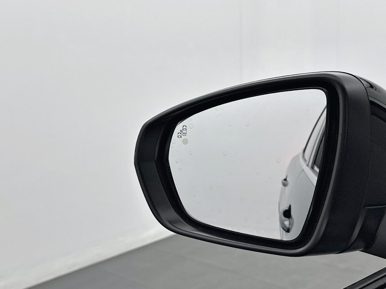 Peugeot 3008 puretech 130ch s&s eat8 gt — photo 32