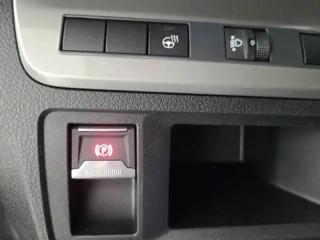Peugeot Expert fgn m diesel 180 ch automatique — photo 17