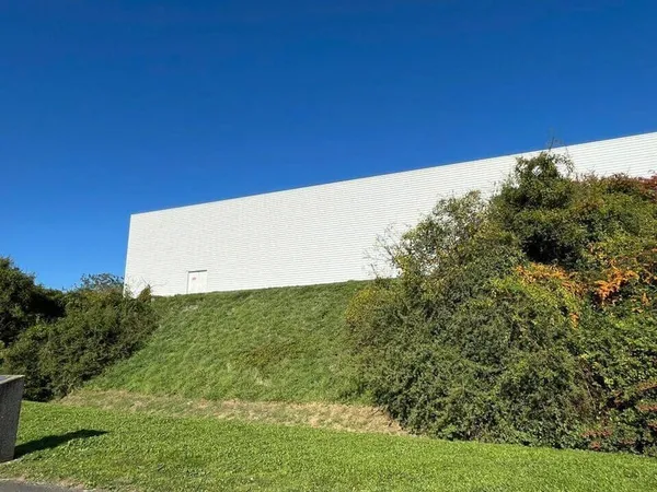 Local commercial 2024 m²