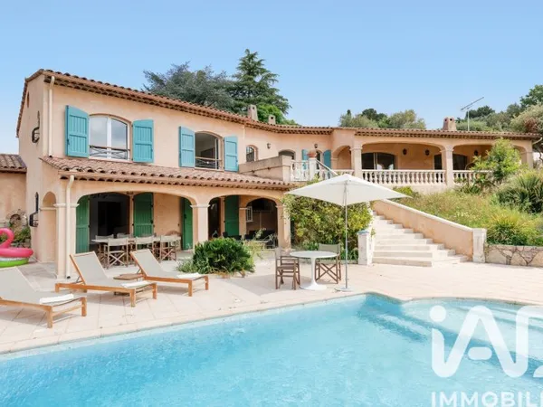 Maison 6 pièces 203 m²