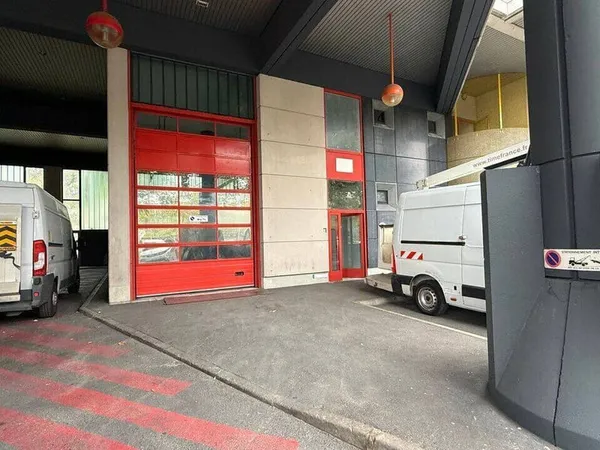 Local d'activité 245 m²