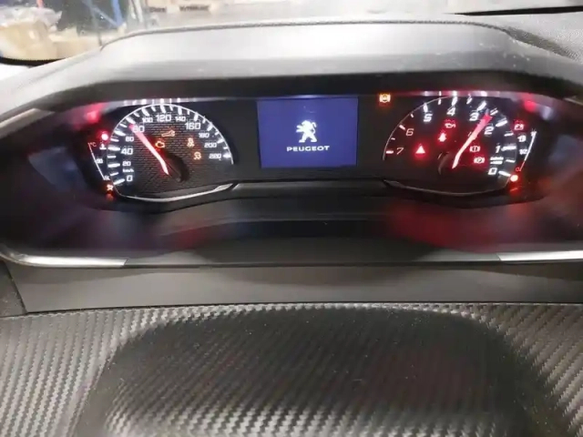 Peugeot 208 puretech 75 s&amp;s bvm5 — photo 20