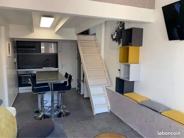 A louer duplex meublé avec terrasse à venelles