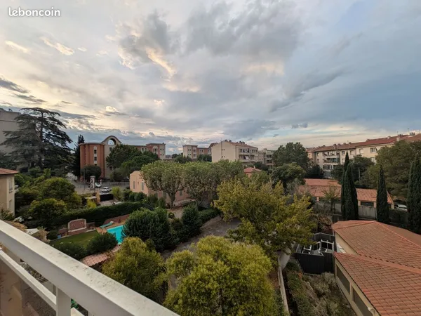 Aix centre-ville - T2 de 43 m² dernier étage avec terrasse de 10 m² et parking