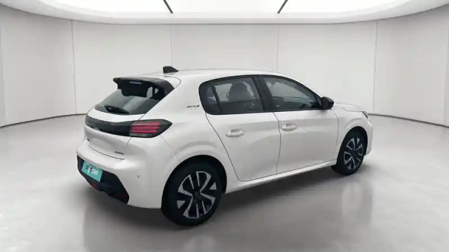 Peugeot 208 hybrid 110 ch e-dcs6 — photo 6
