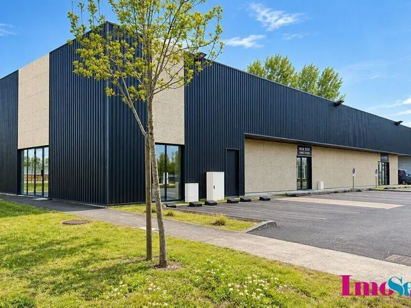 Local commercial 210 m²