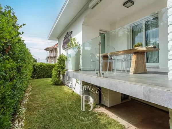 BIARRITZ - MAISON DE 200 M² AU CALME AVEC JARDIN ET PISCINE